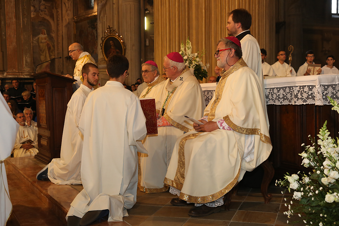 Monsignor Marco Prastaro Vescovo di Asti_150.jpg